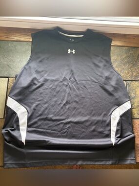 Under Armour Black HeatGear Performance Hoodie - White Accent